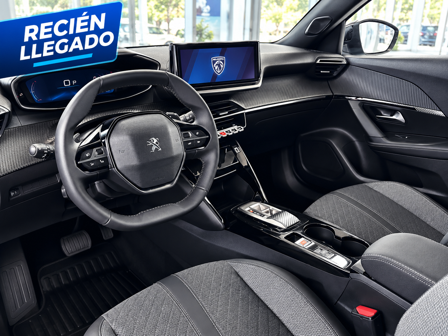 Interior Peugeot moderno recién llegado